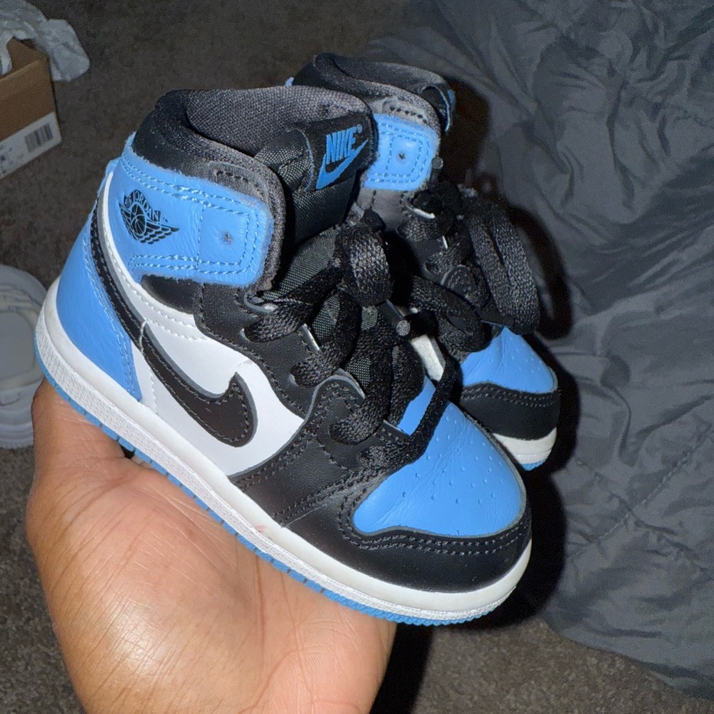 Jordan 1 UNC Toe